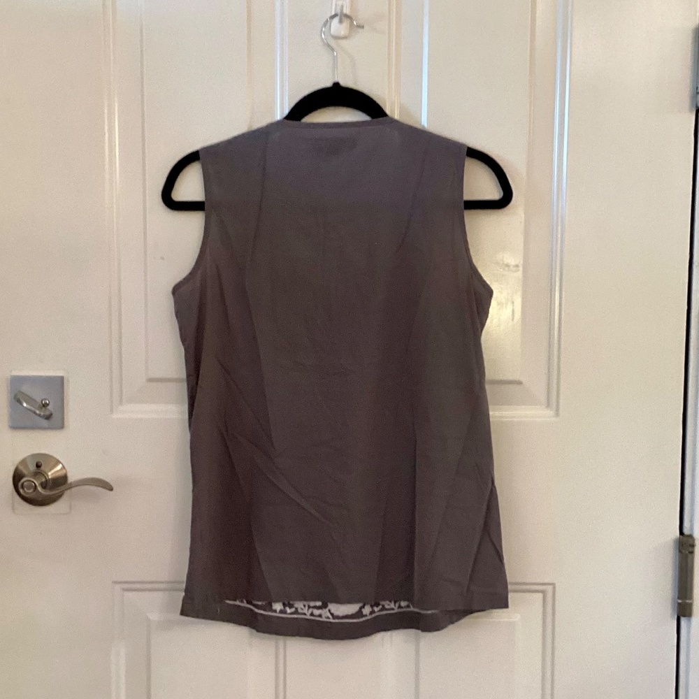 Banana Republic Gray Embroidered Sleeveless Peasant Top - Size S - Picture 2 of 3
